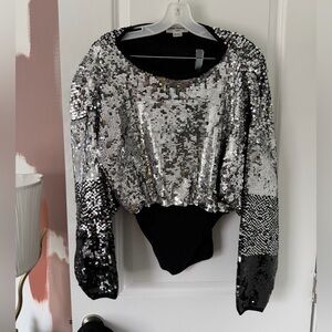 Vintage Silver Sequin Cropped Pullover with Black Ribbed Hem